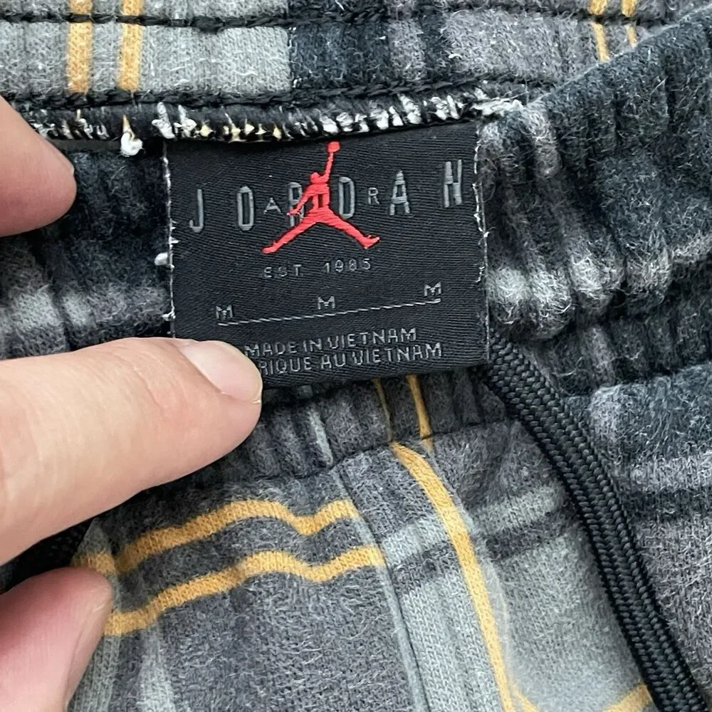 NIKE AIR JORDAN Essential Festive Plaid Fleece Sweatpants Gray Medium